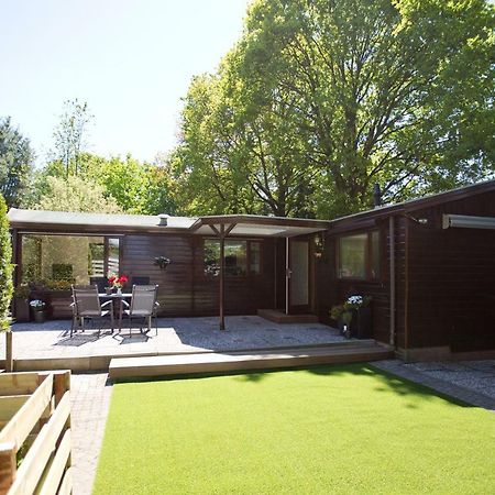 Relaxed Verblijf In Chalet Op De Veluwe Putten Exterior foto